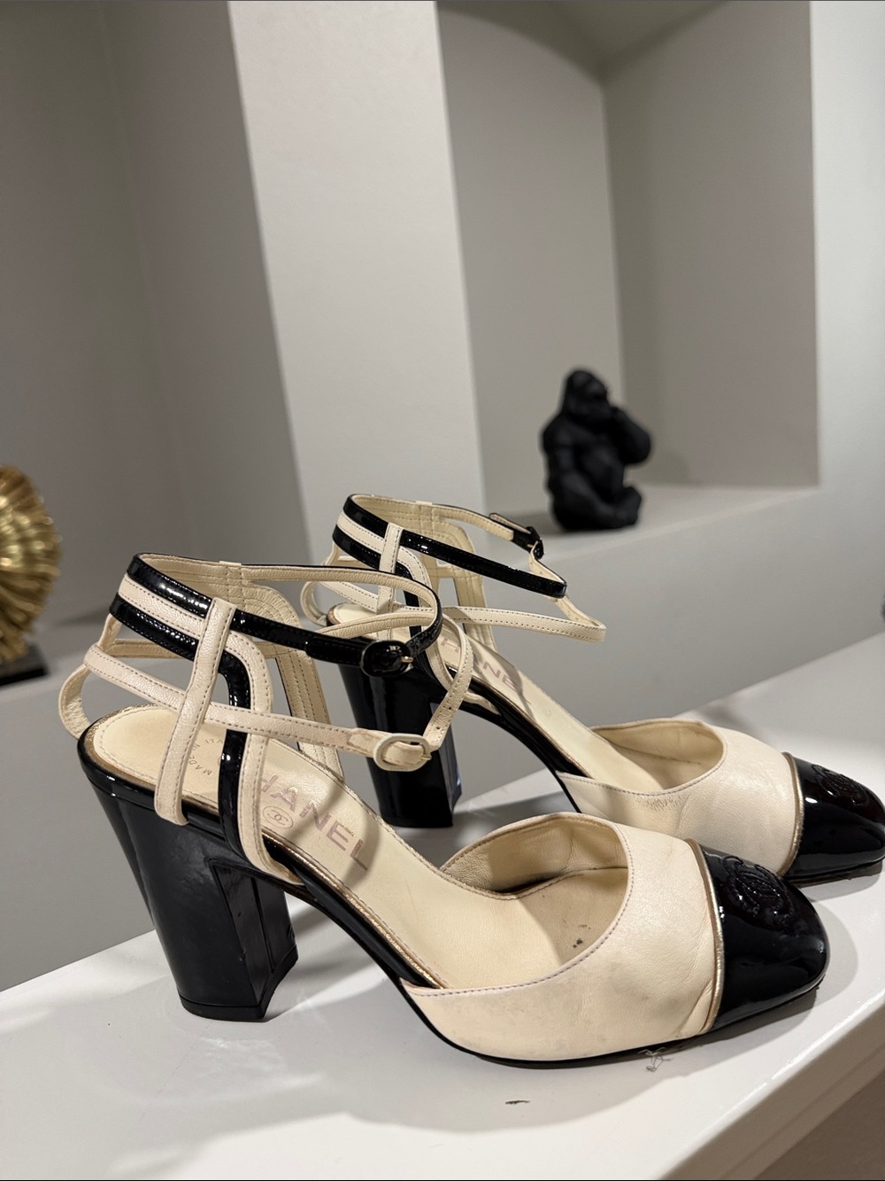 CHANEL Ivory Leather Heels with Black Patent Toe Cap - Picture 4 of 5